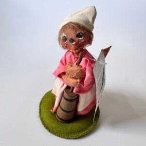 Annalee Doll Colonial Girl Mouse Butter Churning 5"